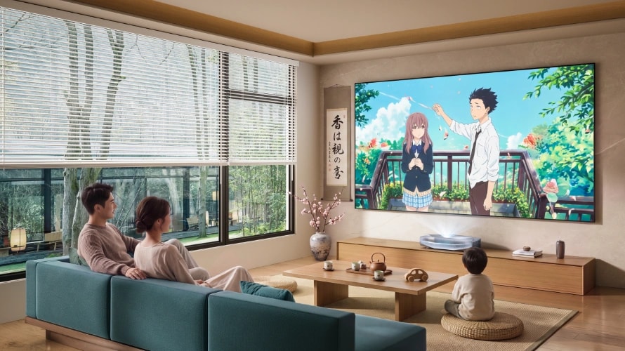 日中、リビングでアニメを見ていますが、画面の明るさは十分です。
